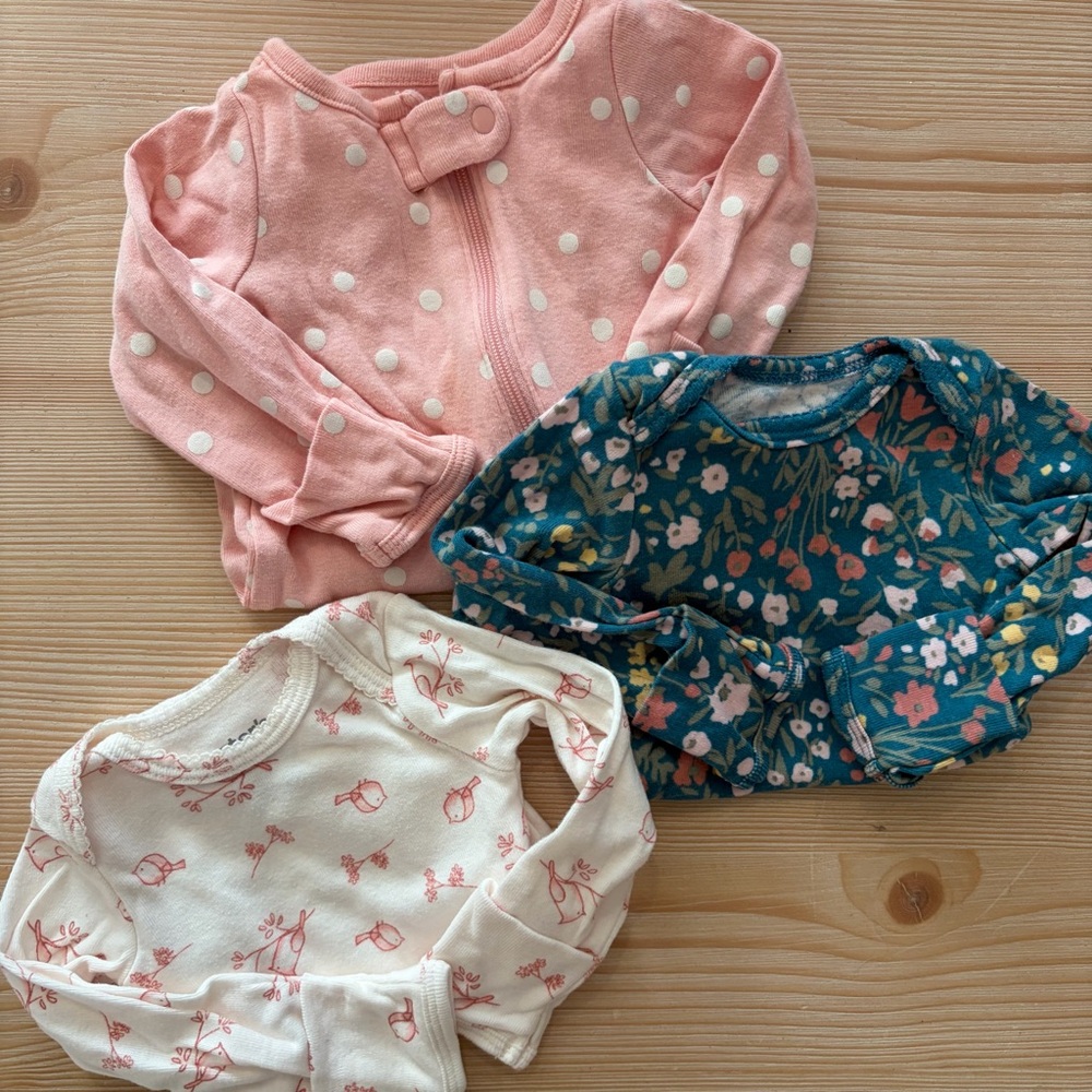 Carter's Baby Set (2 Long-Sleeve Onesies and 1 Footie Pajamas)